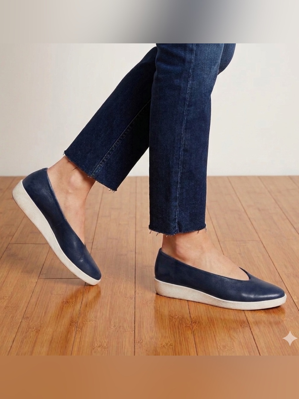 Coclico Navy Rubber Pointed Flats